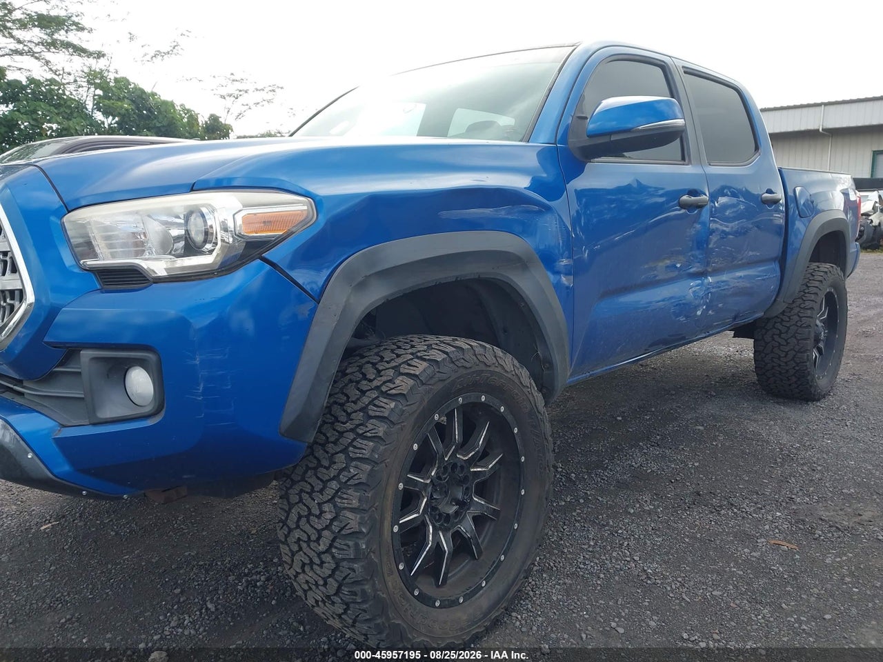 2017 TOYOTA TACOMA TRD SPORT · 6/11