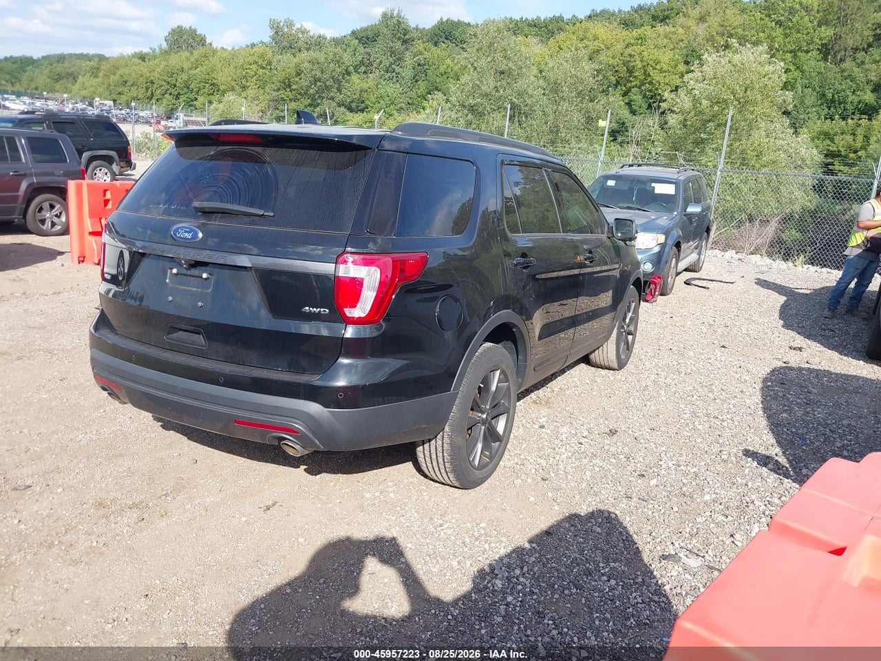 2017 FORD EXPLORER XLT · 4/11