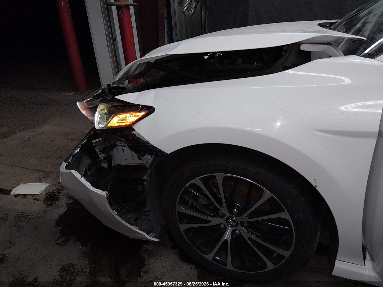 2019 TOYOTA CAMRY SE · 6/11