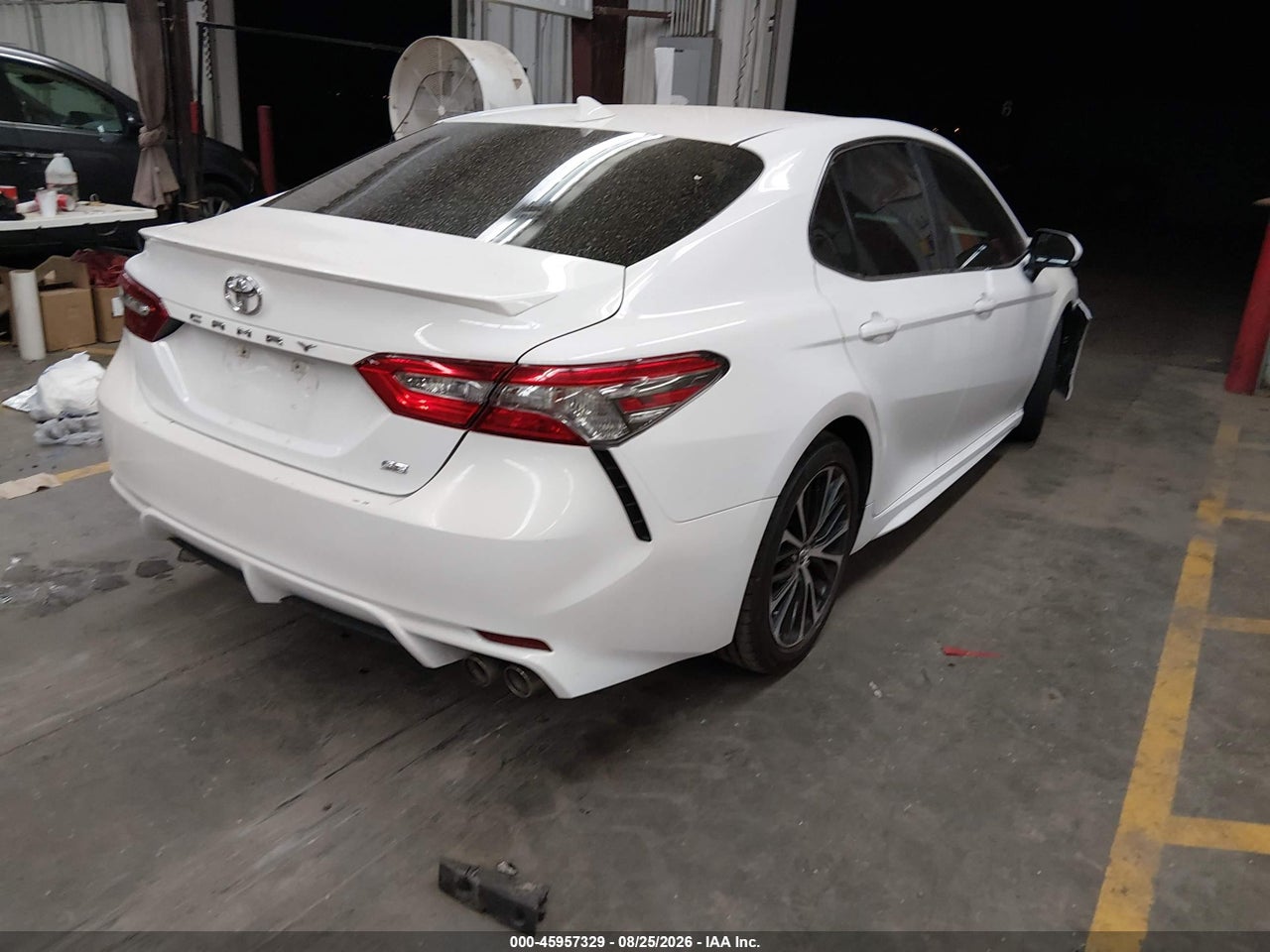 2019 TOYOTA CAMRY SE · 4/11