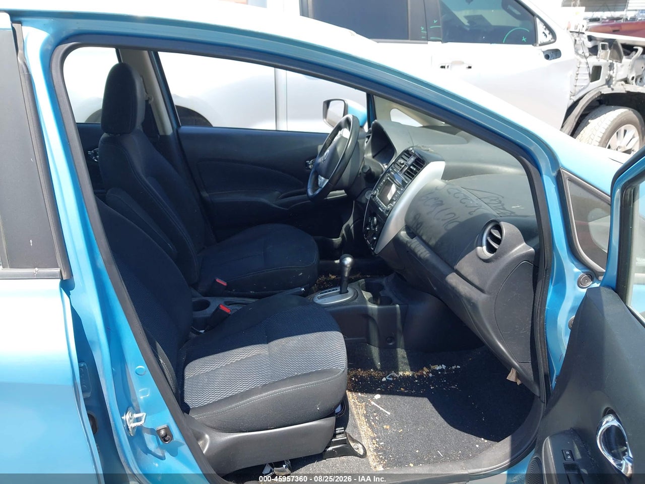 2015 NISSAN VERSA NOTE SV · 5/10