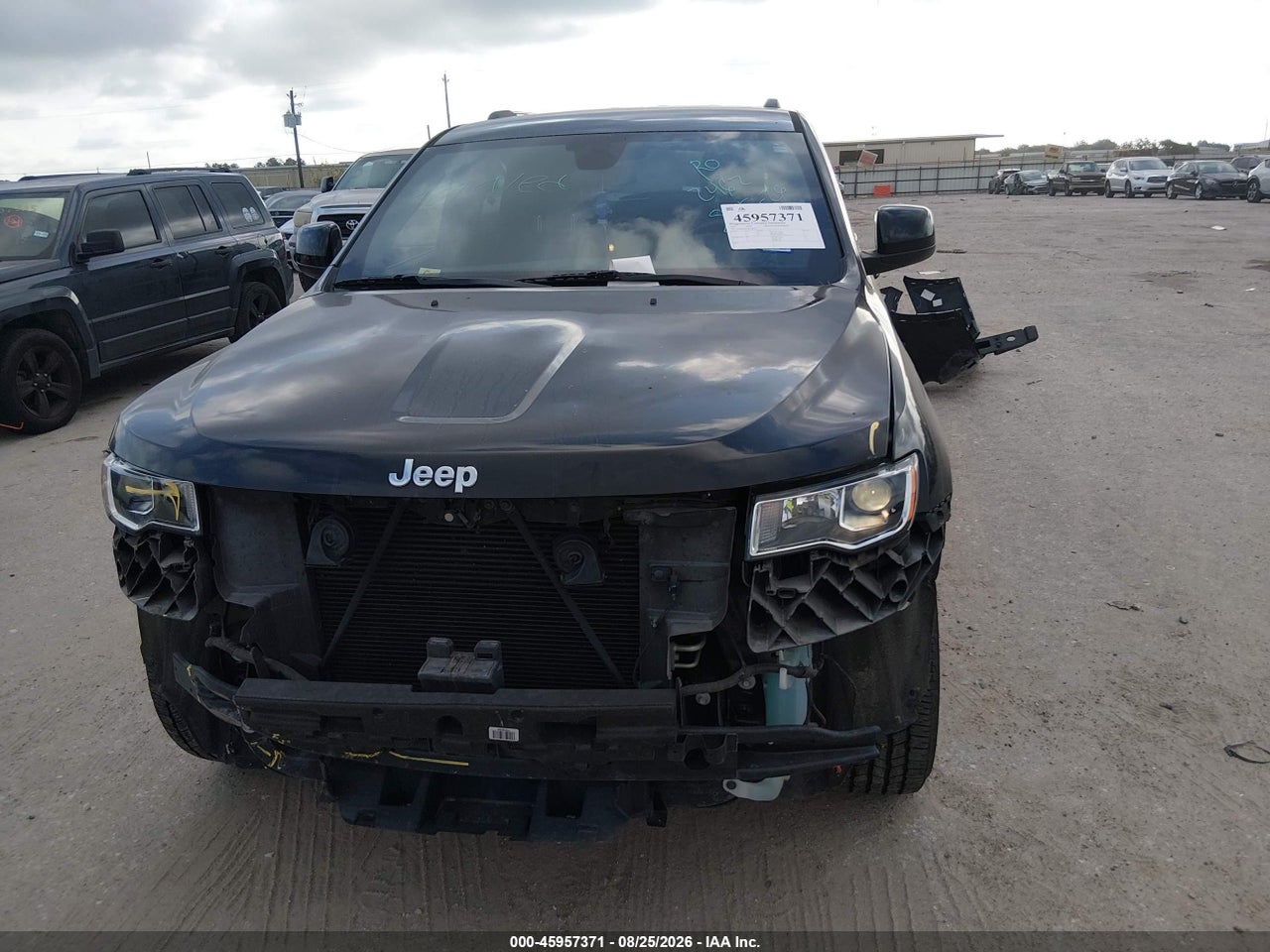 2021 JEEP GRAND CHEROKEE LAREDO X 4X2 · 6/11