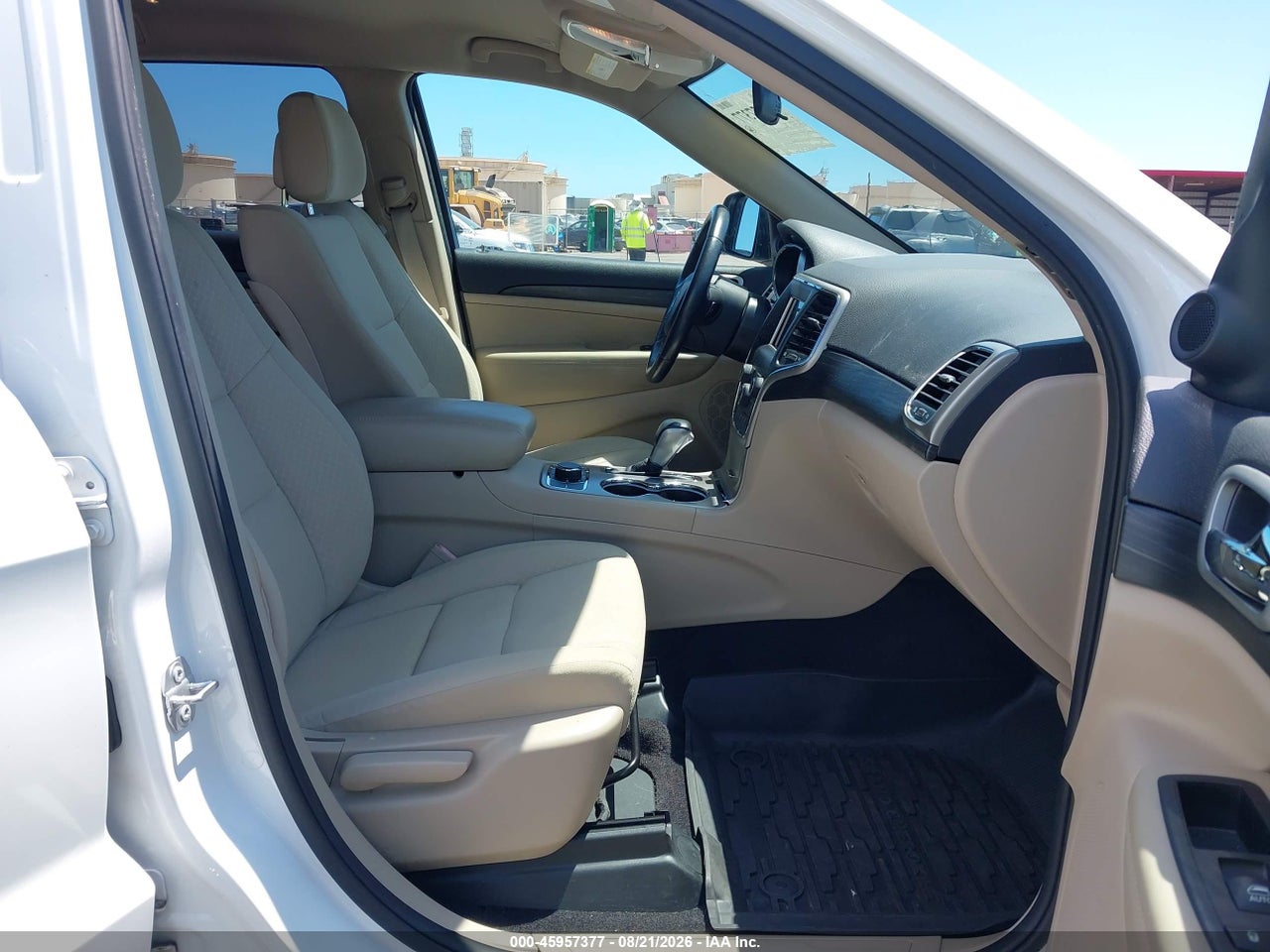 2019 JEEP GRAND CHEROKEE LAREDO E 4X4 · 5/11