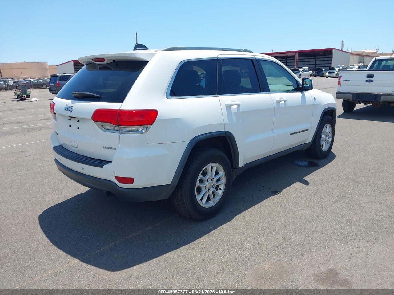 2019 JEEP GRAND CHEROKEE LAREDO E 4X4 · 4/11