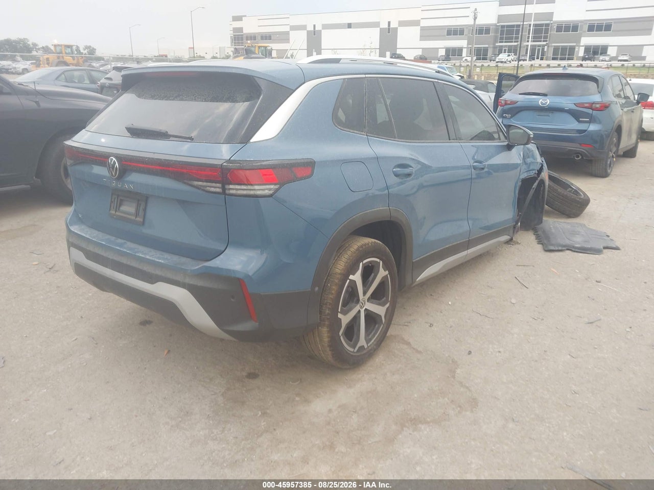 2025 VOLKSWAGEN TIGUAN SE · 4/11