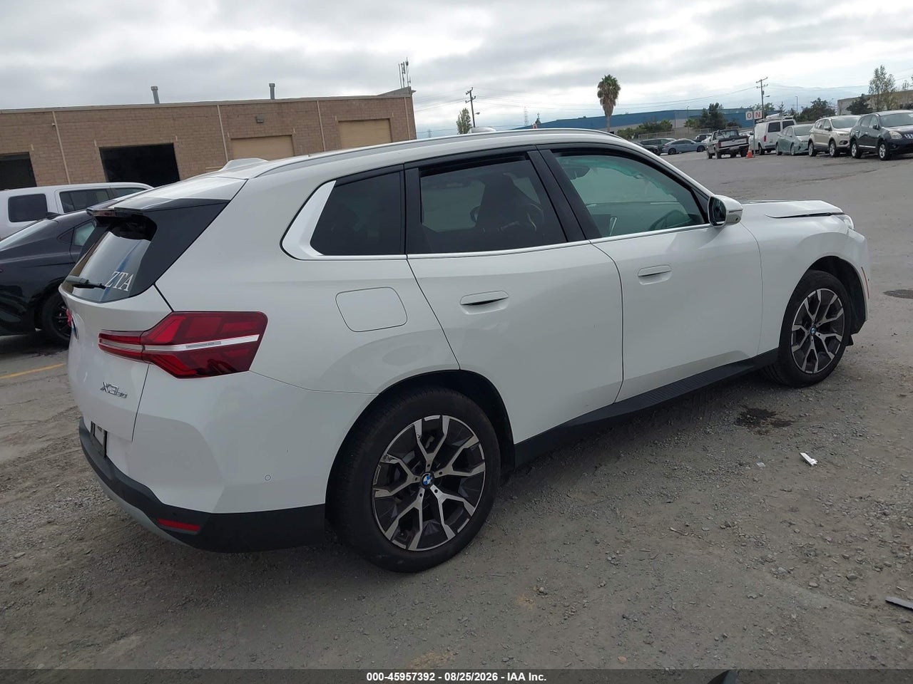 2025 BMW X3 30 XDRIVE · 4/10