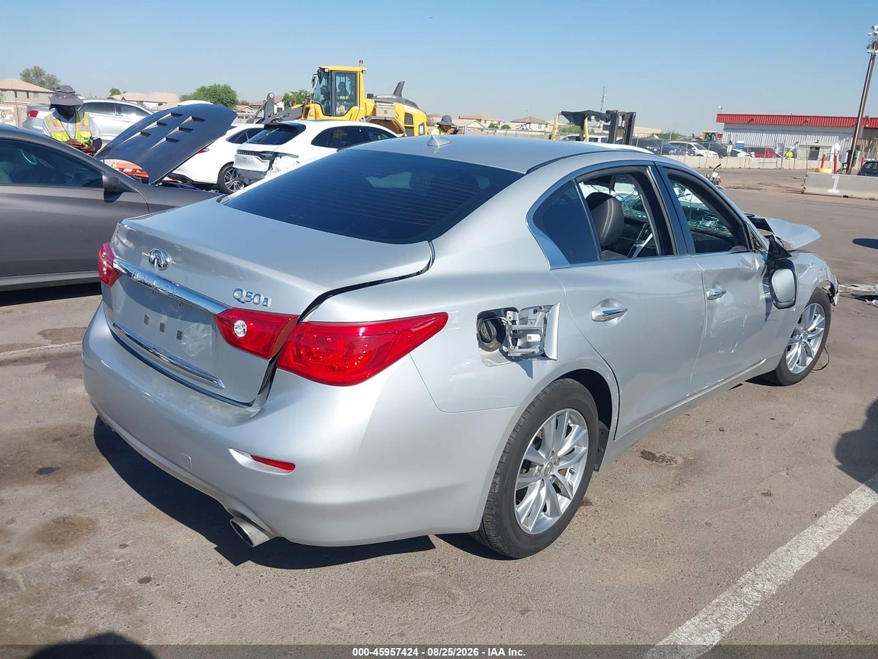 2015 INFINITI Q50 · 4/10