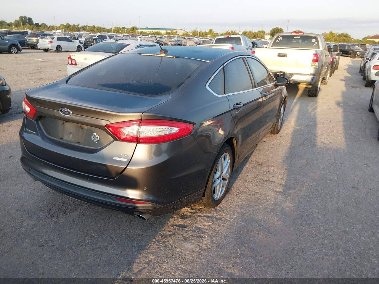 2016 FORD FUSION SE · 4/11