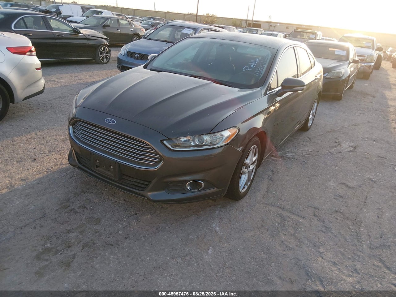 2016 FORD FUSION SE · 2/11