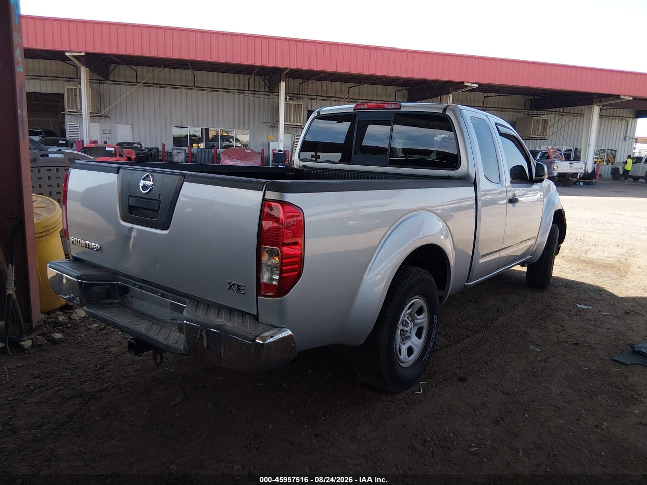 2005 NISSAN FRONTIER XE · 4/10