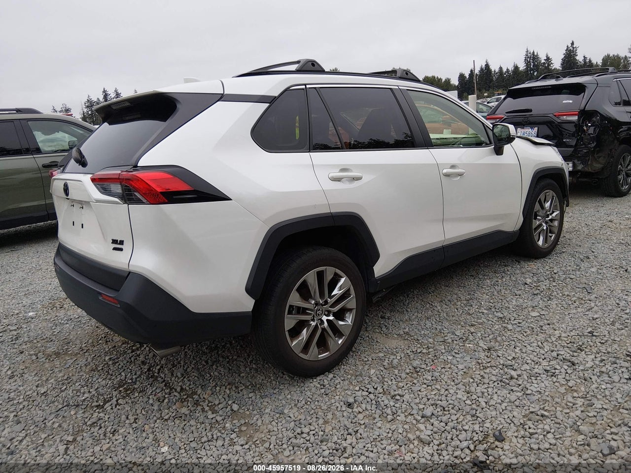 2021 TOYOTA RAV4 XLE PREMIUM · 4/11