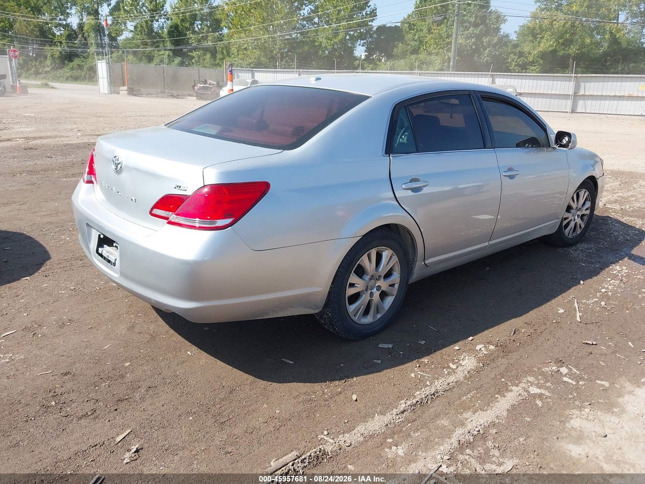2010 TOYOTA AVALON XLS · 4/11