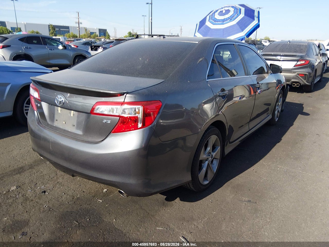 2014 TOYOTA CAMRY SE V6 · 4/11
