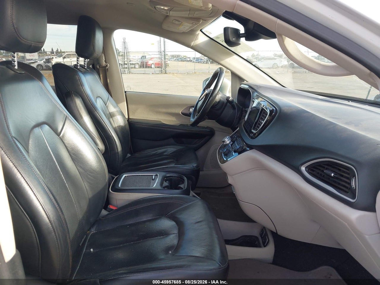 2020 CHRYSLER PACIFICA TOURING L PLUS · 5/11