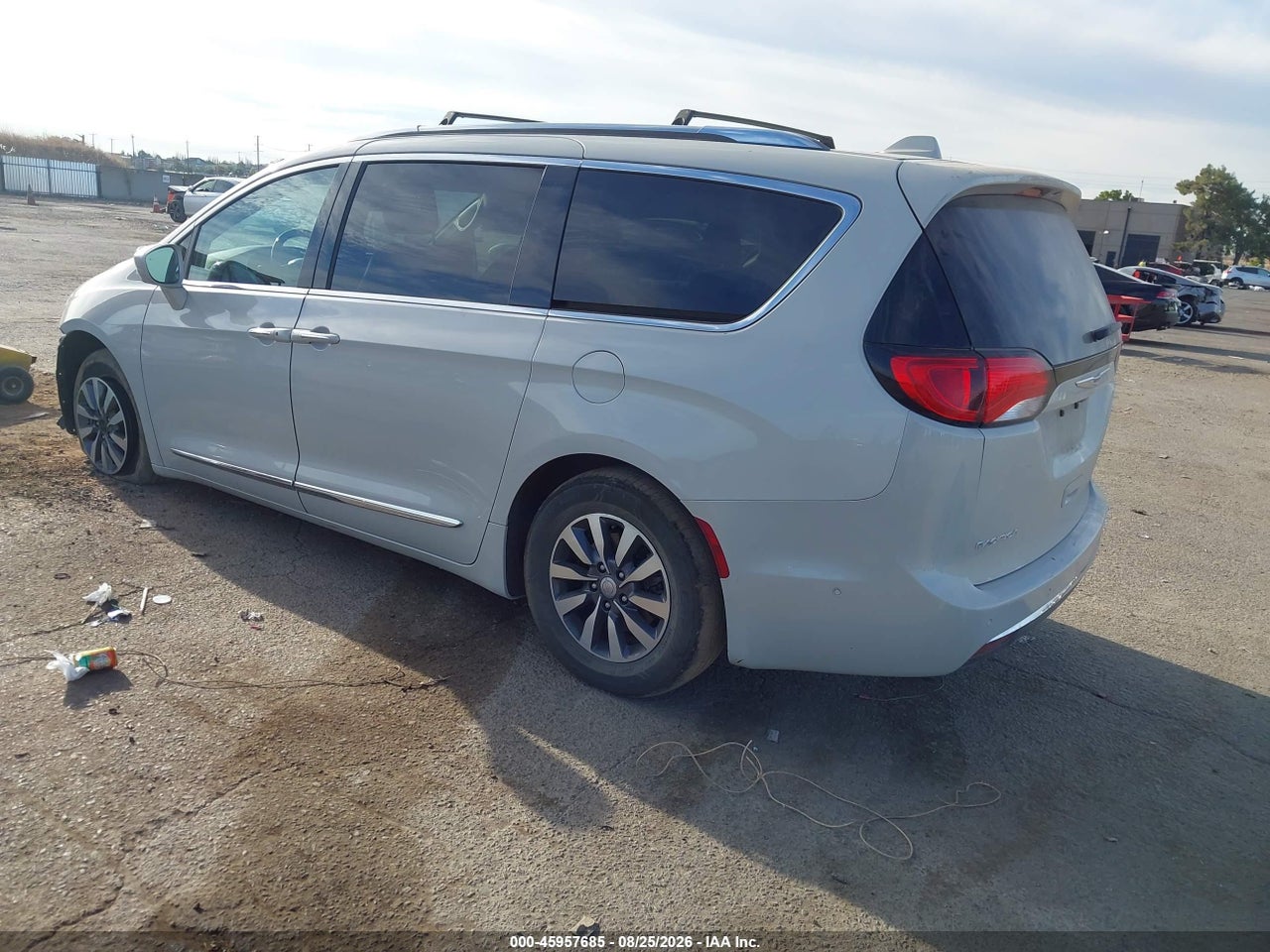 2020 CHRYSLER PACIFICA TOURING L PLUS · 3/11