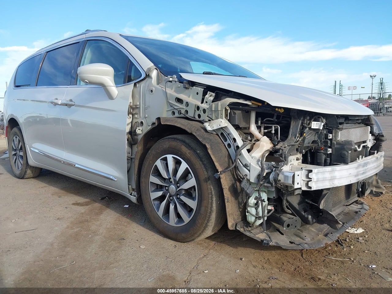2020 CHRYSLER PACIFICA TOURING L PLUS · 6/11