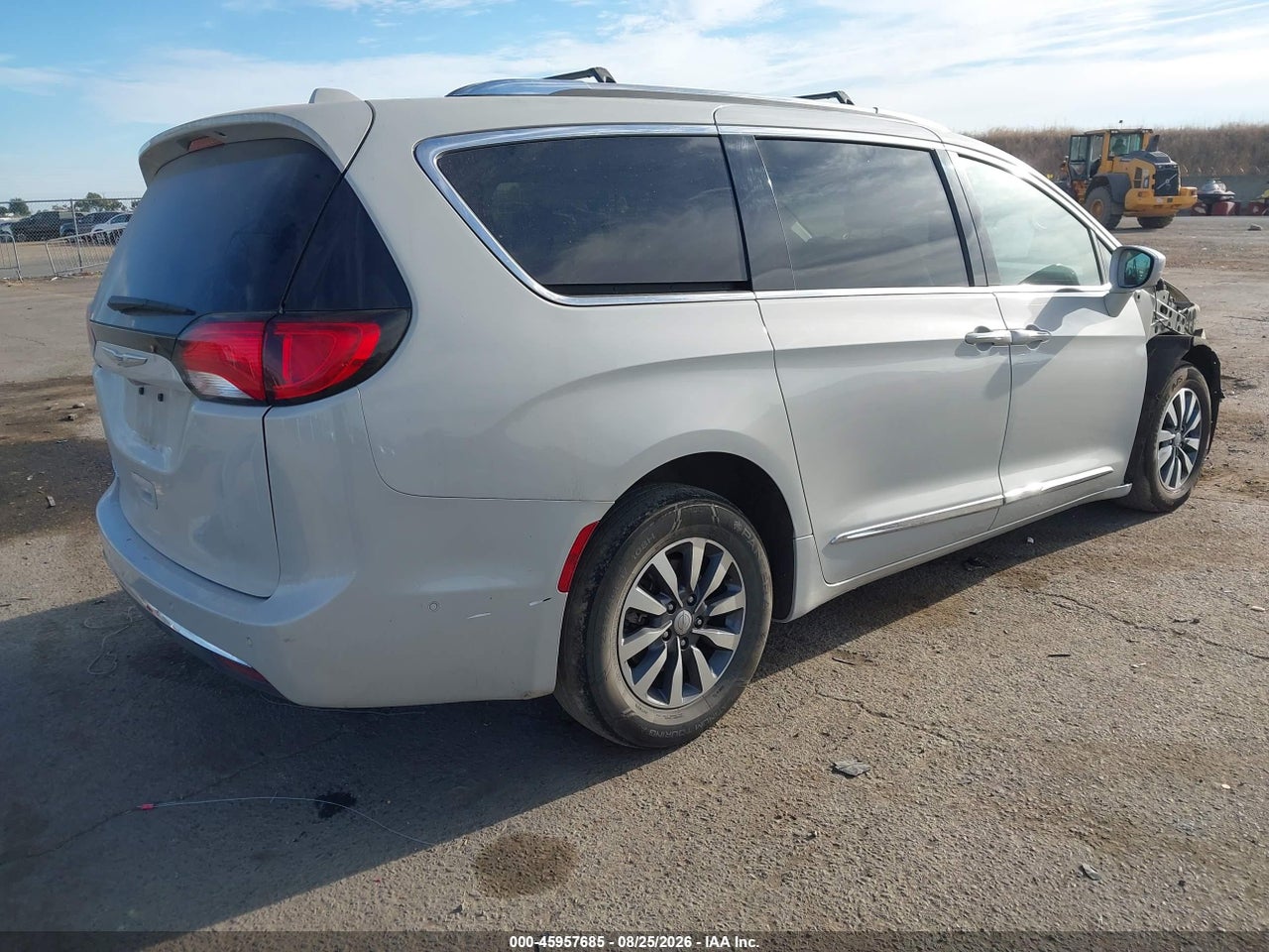 2020 CHRYSLER PACIFICA TOURING L PLUS · 4/11