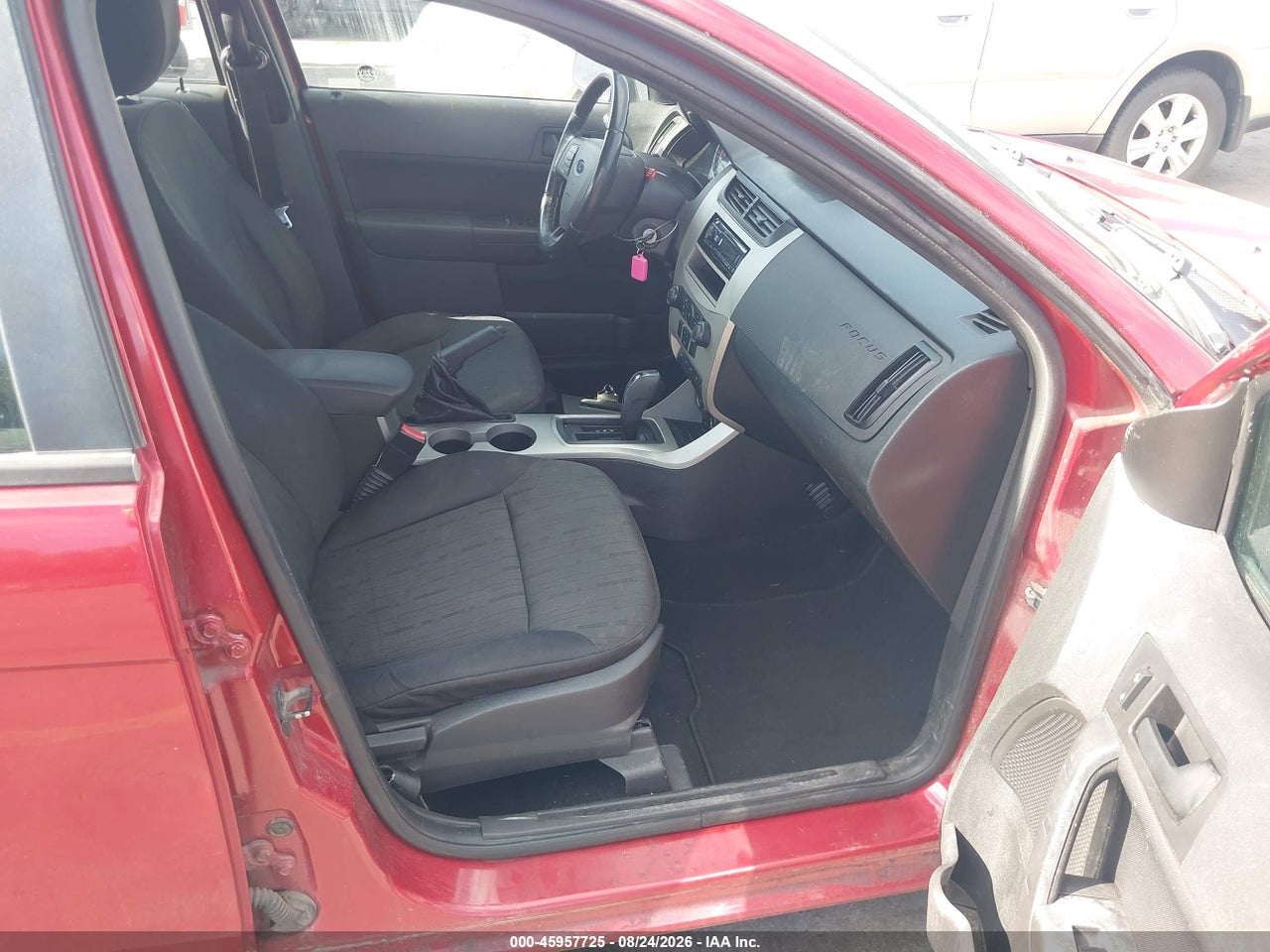 2011 FORD FOCUS SE · 5/11