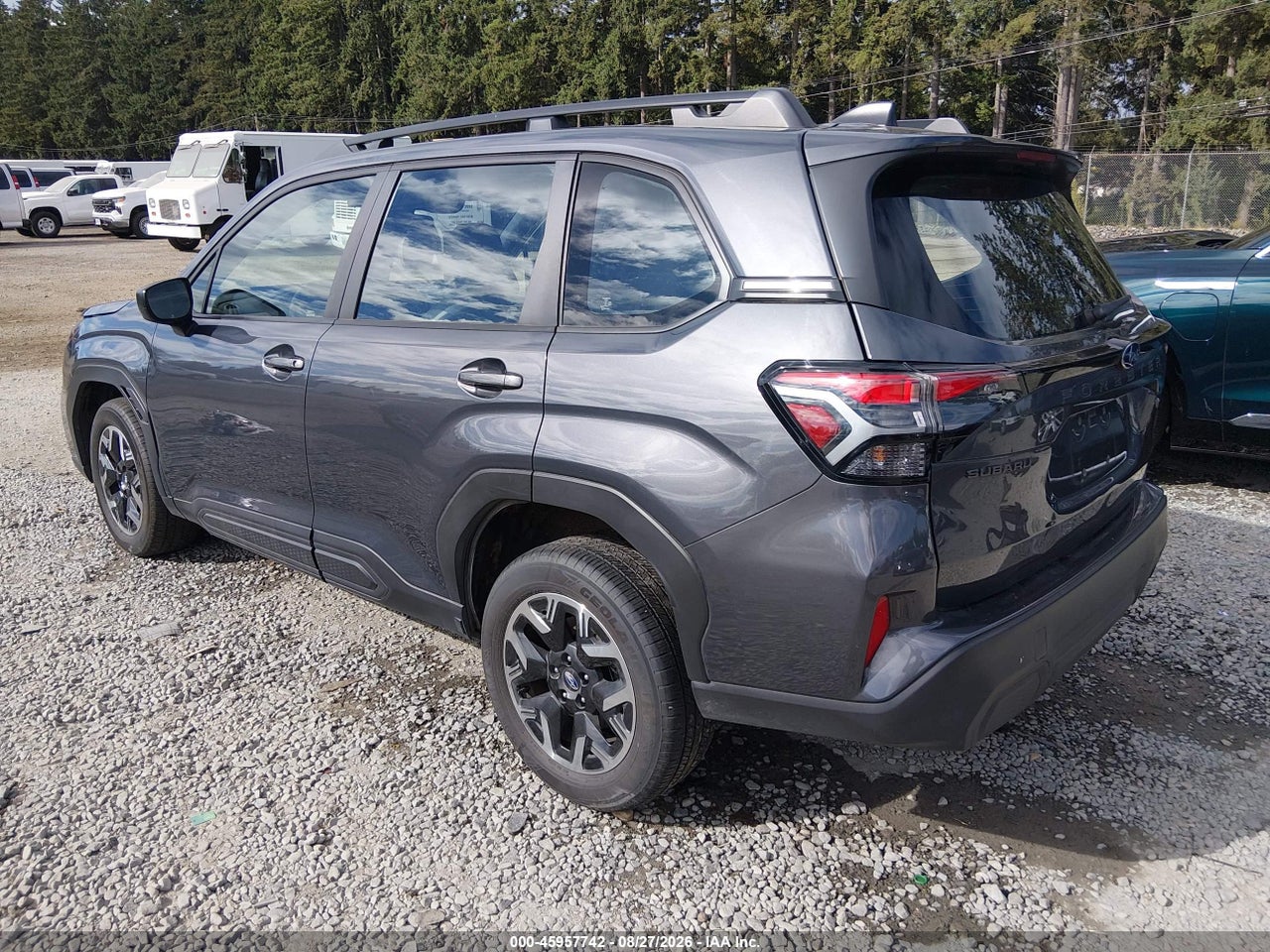2025 SUBARU FORESTER   · 3/11