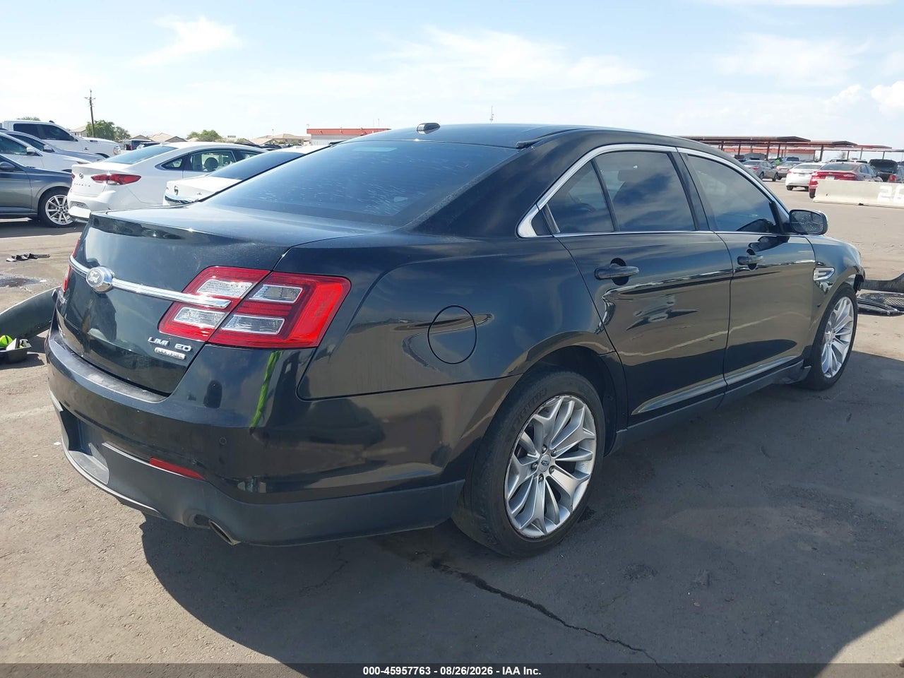 2015 FORD TAURUS LIMITED · 4/11