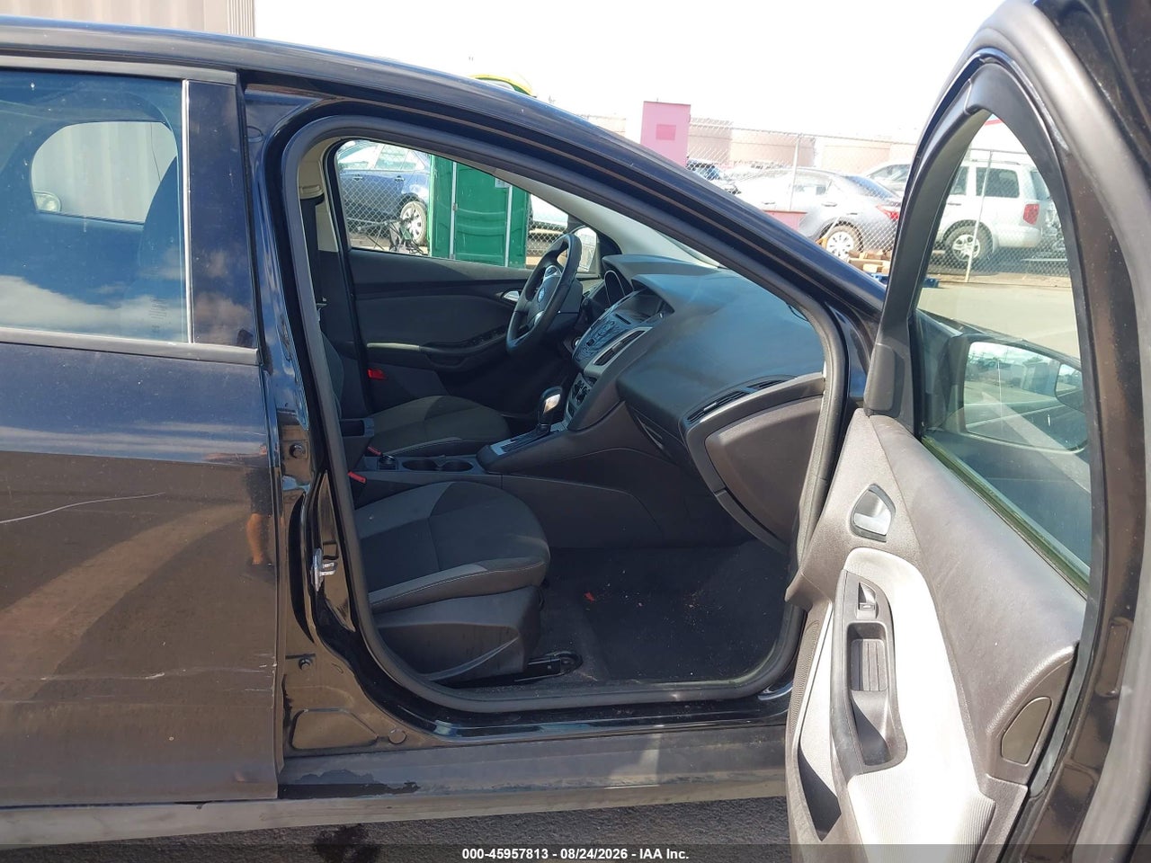 2014 FORD FOCUS SE · 5/11