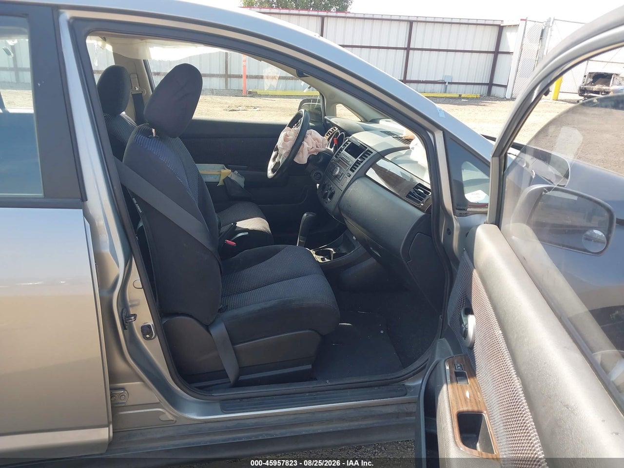 2010 NISSAN VERSA 1.8SL · 5/11