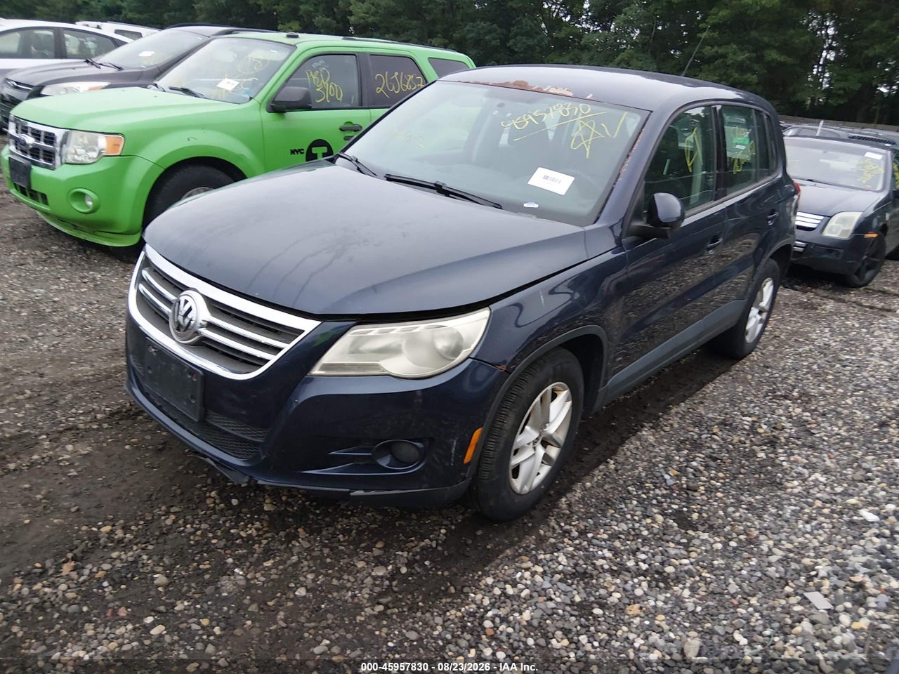 2011 VOLKSWAGEN TIGUAN S · 2/10