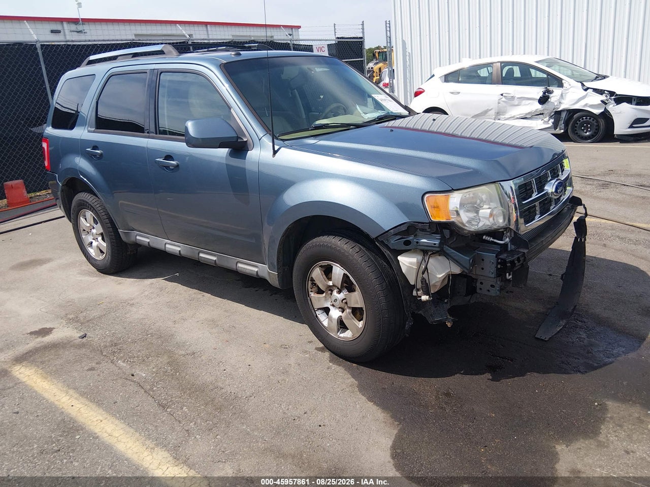 1FMCU0EG2BK****** · 2011 FORD ESCAPE LIMITED