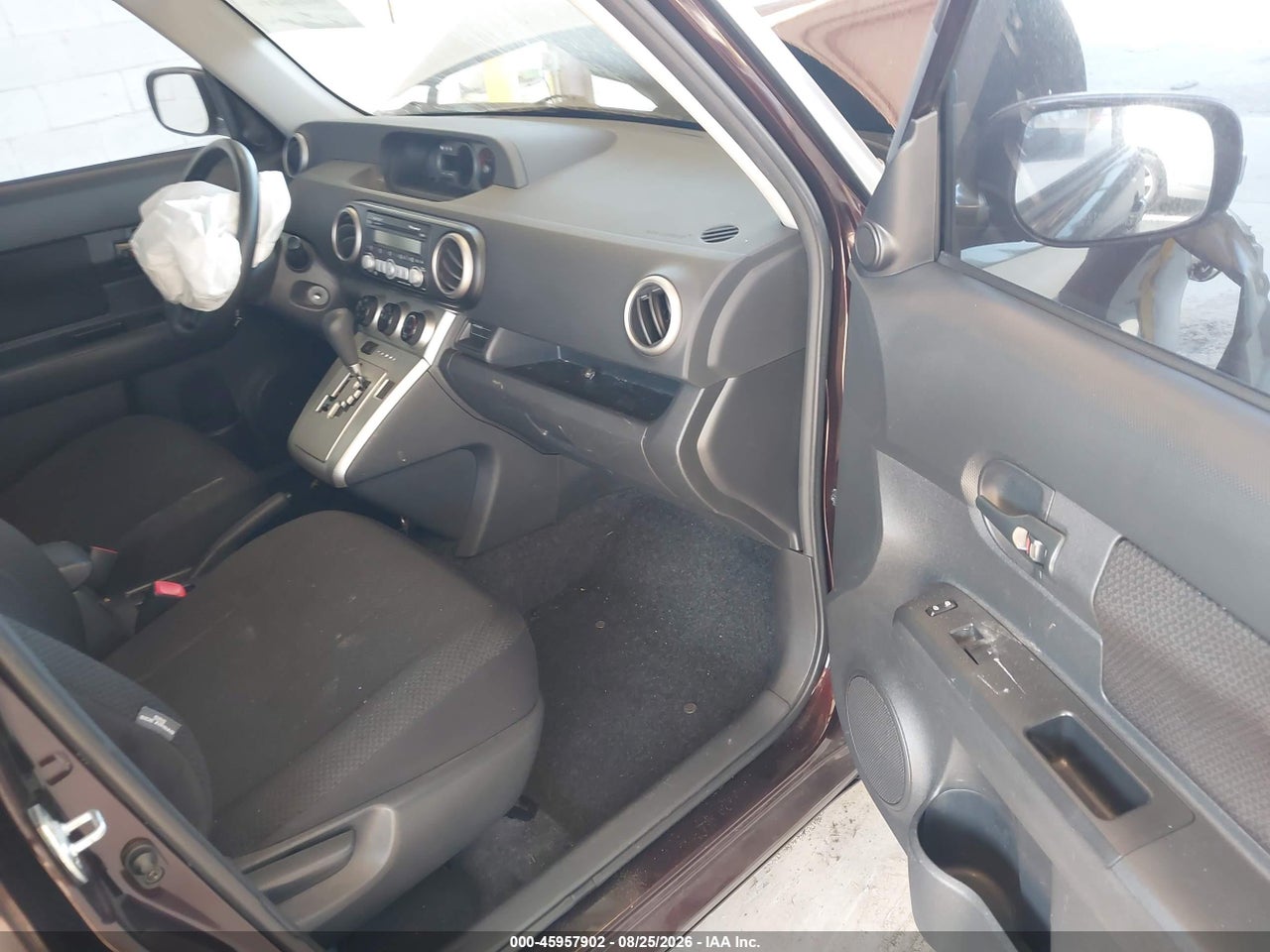 2009 SCION XB   · 5/11
