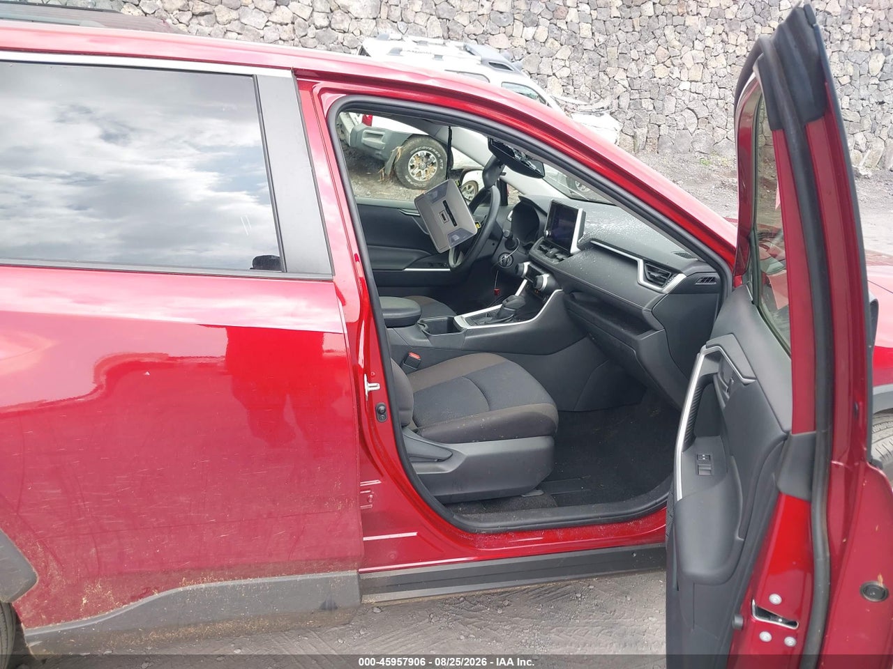 2024 TOYOTA RAV4 LE · 5/11