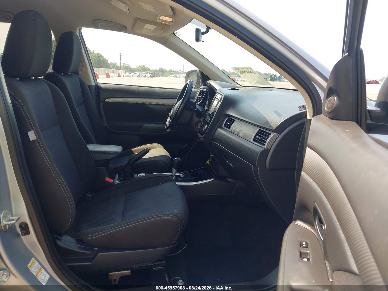 2017 MITSUBISHI OUTLANDER ES · 5/11