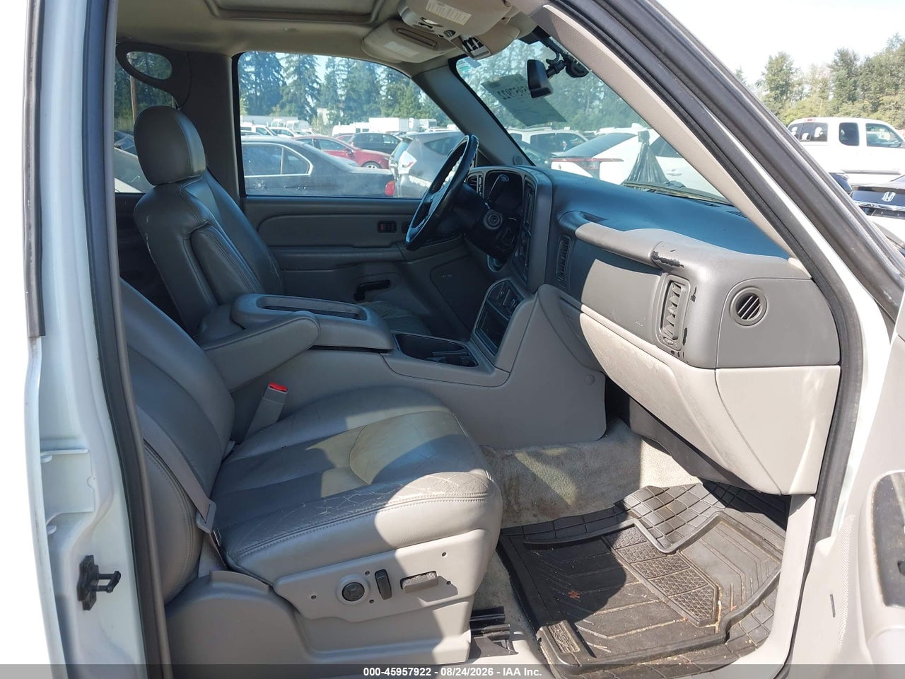 2004 CHEVROLET TAHOE LT · 5/11
