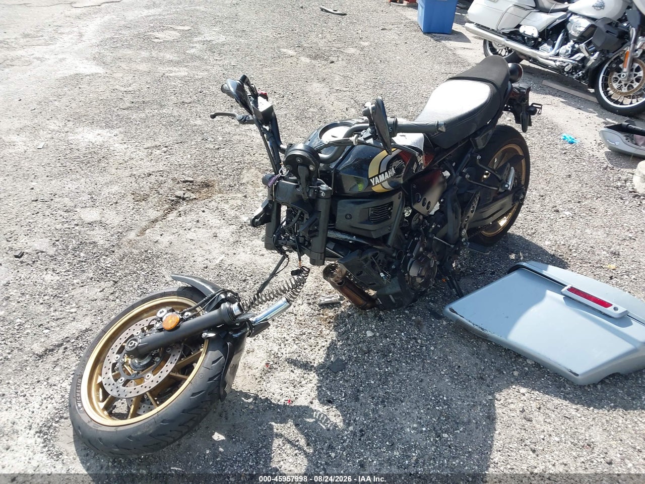2026 YAMAHA MTM690 · 2/11