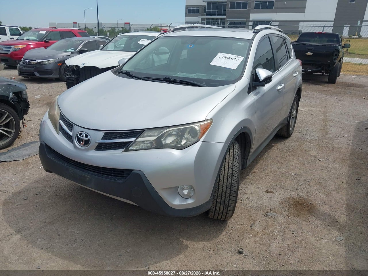 2015 TOYOTA RAV4 XLE · 2/8