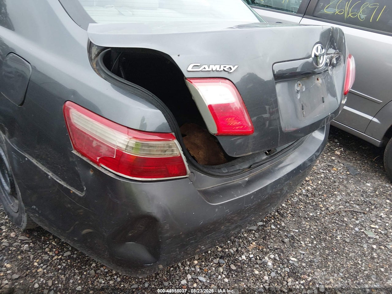 2009 TOYOTA CAMRY LE · 6/10