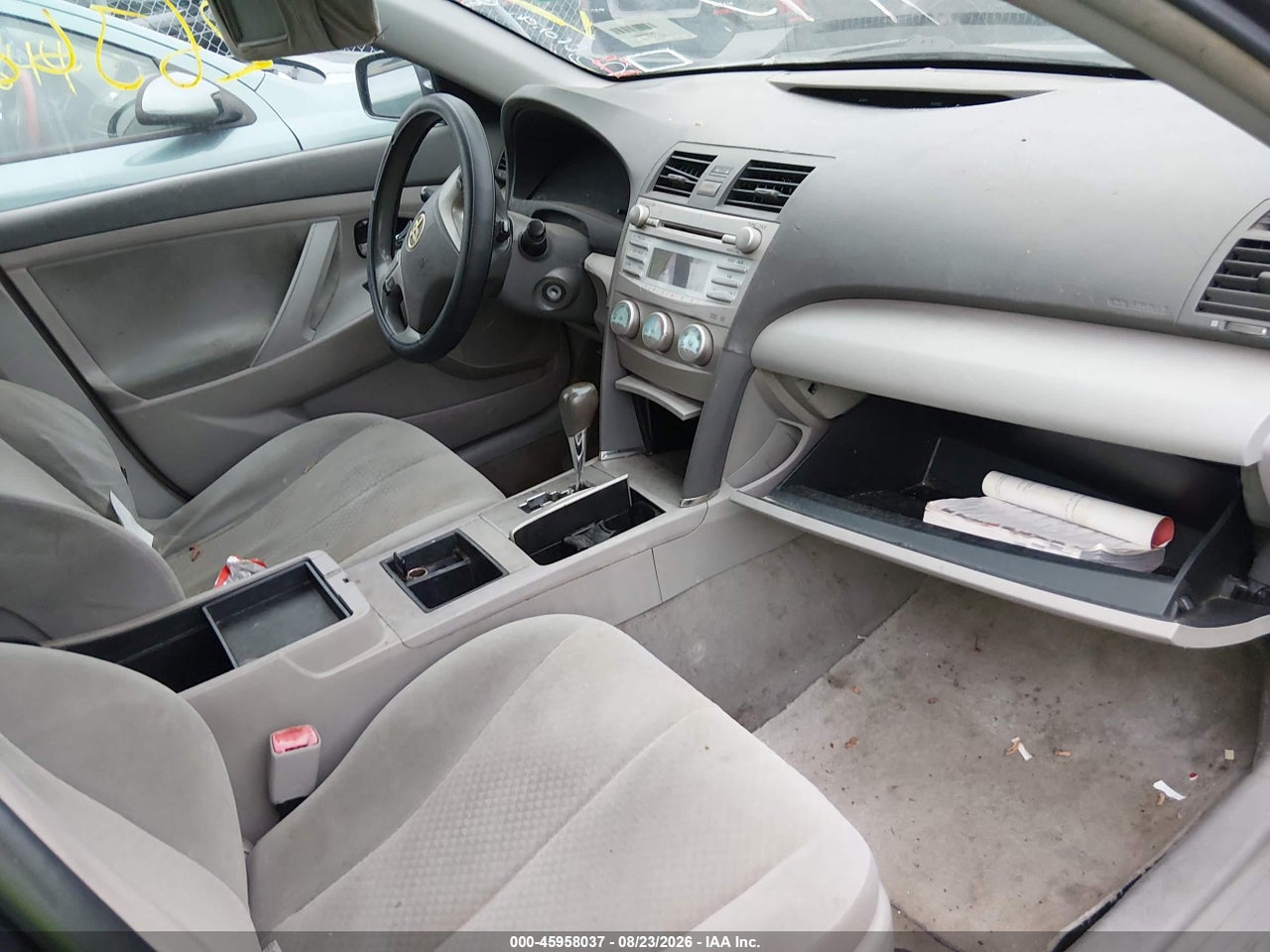 2009 TOYOTA CAMRY LE · 5/10