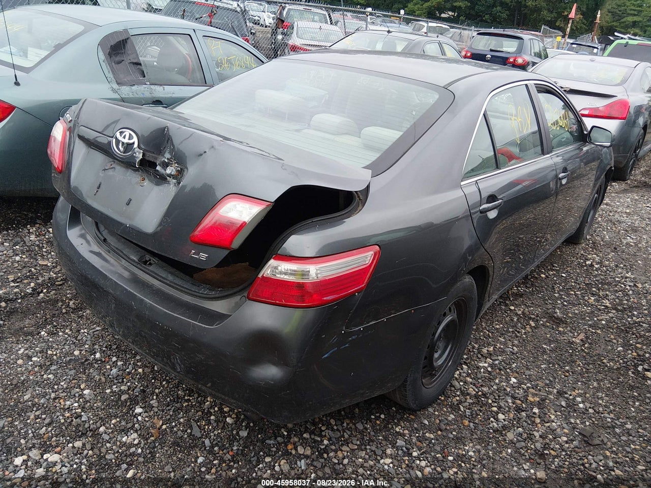 2009 TOYOTA CAMRY LE · 4/10