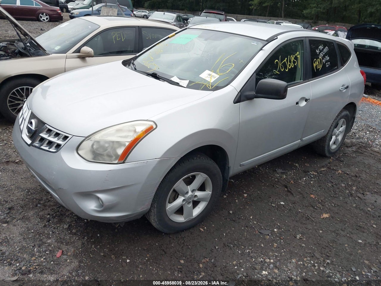 2012 NISSAN ROGUE S · 2/10