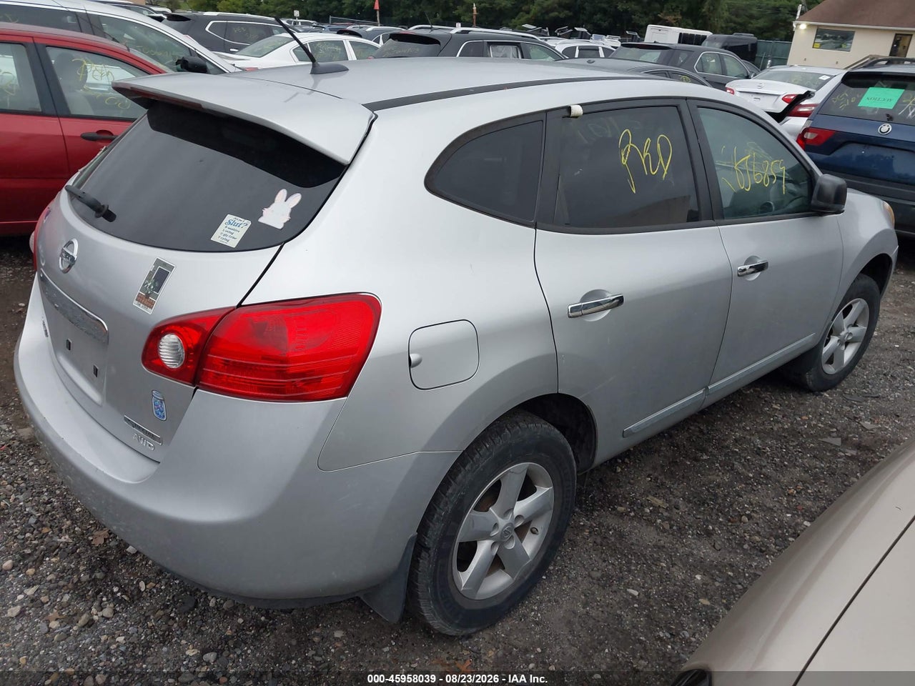 2012 NISSAN ROGUE S · 4/10