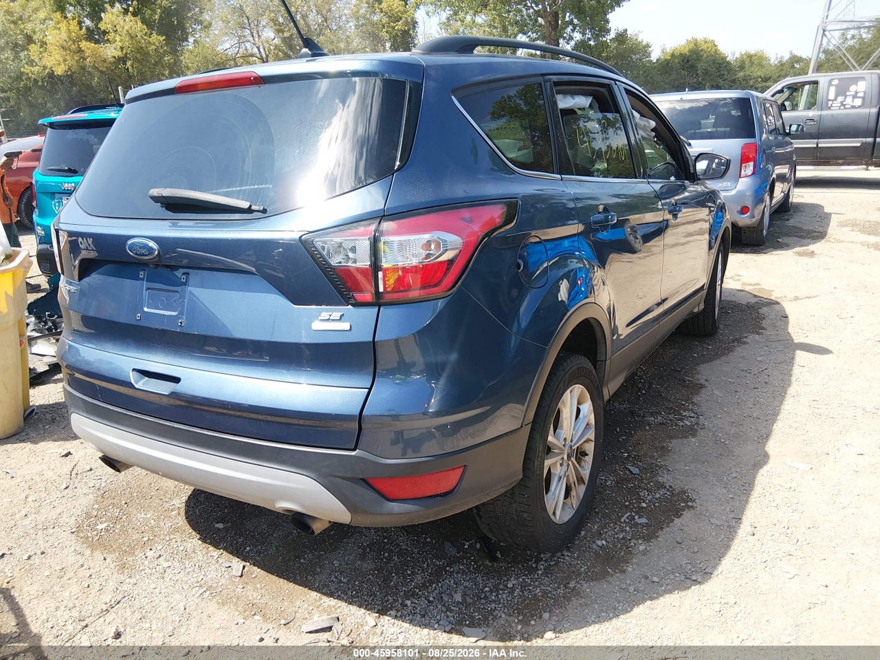 2018 FORD ESCAPE SE · 4/11