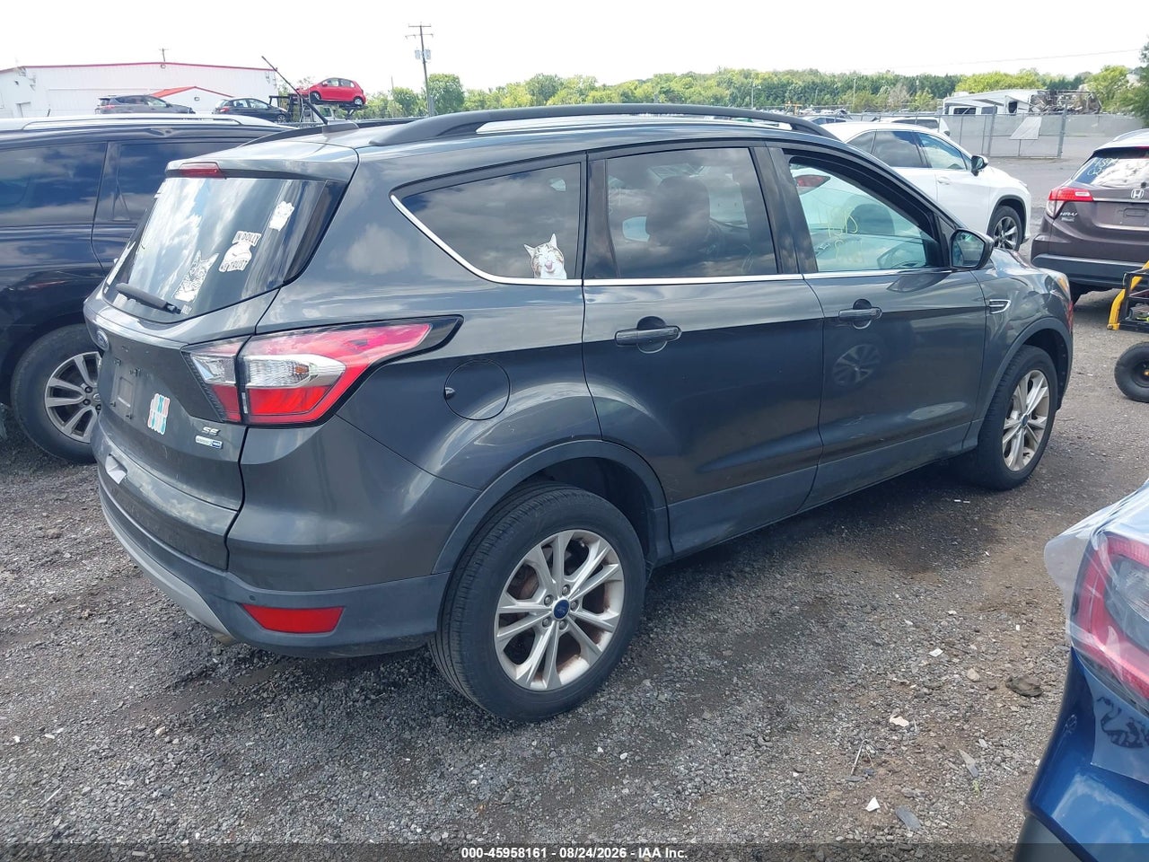 2017 FORD ESCAPE SE · 4/11