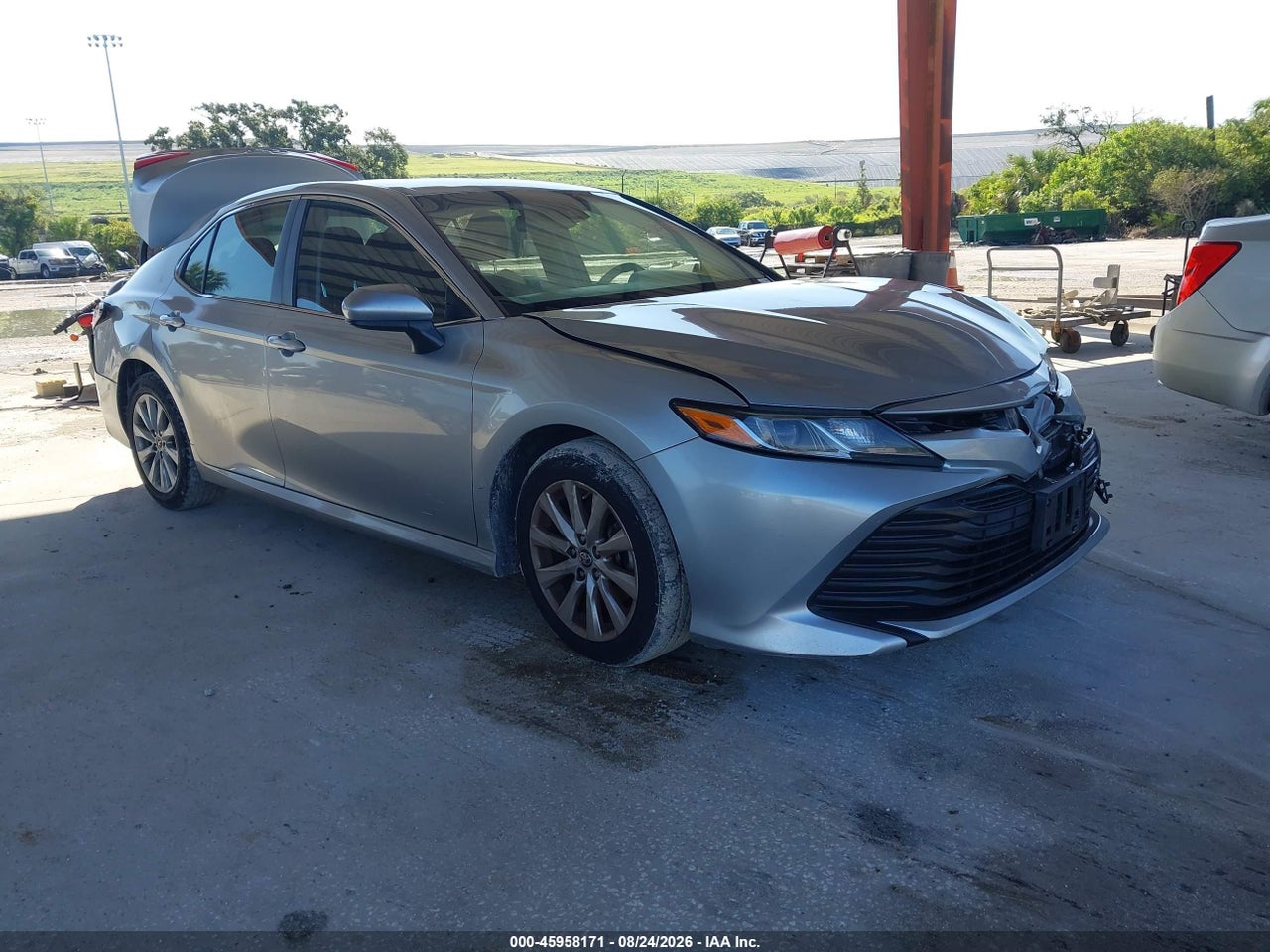 JTNB11HK3J3****** · 2018 TOYOTA CAMRY LE