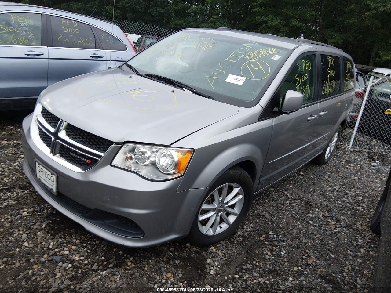 2016 DODGE GRAND CARAVAN SXT · 2/10