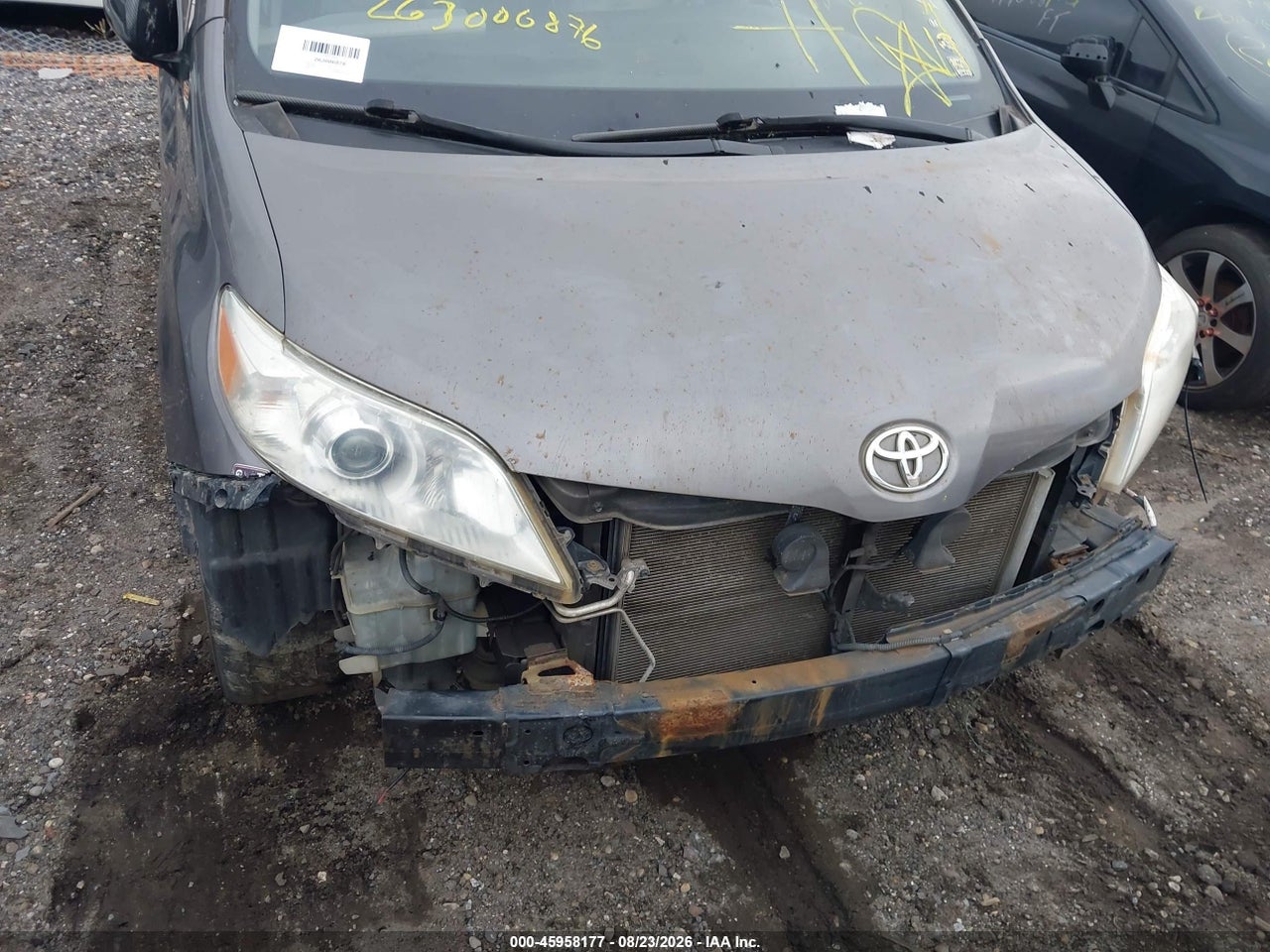 2015 TOYOTA SIENNA LE 7 PASSENGER · 6/10