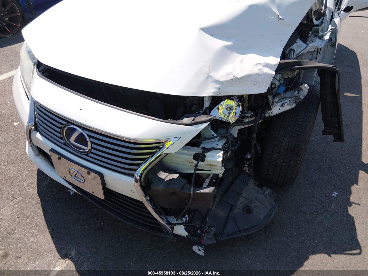 2013 LEXUS ES 300H · 6/11