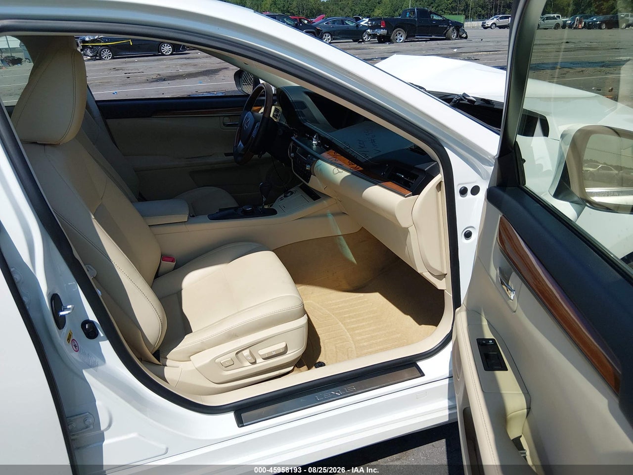 2013 LEXUS ES 300H · 5/11