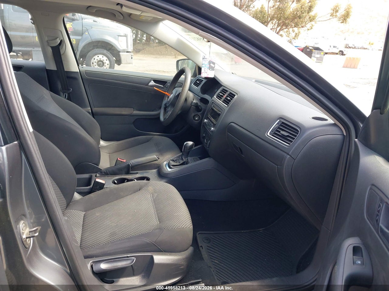 2012 VOLKSWAGEN JETTA 2.0L S · 5/11