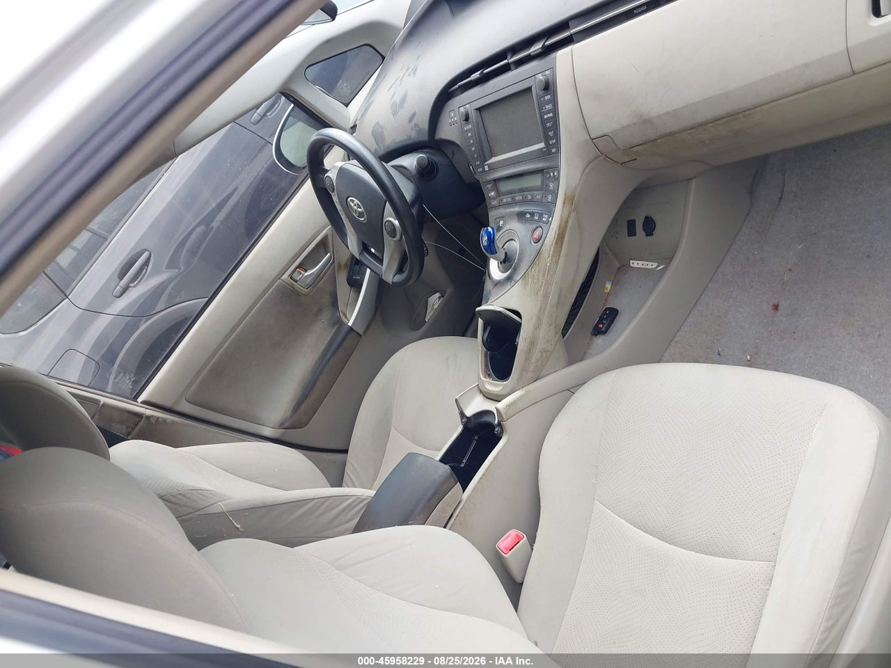 2010 TOYOTA PRIUS III · 5/11