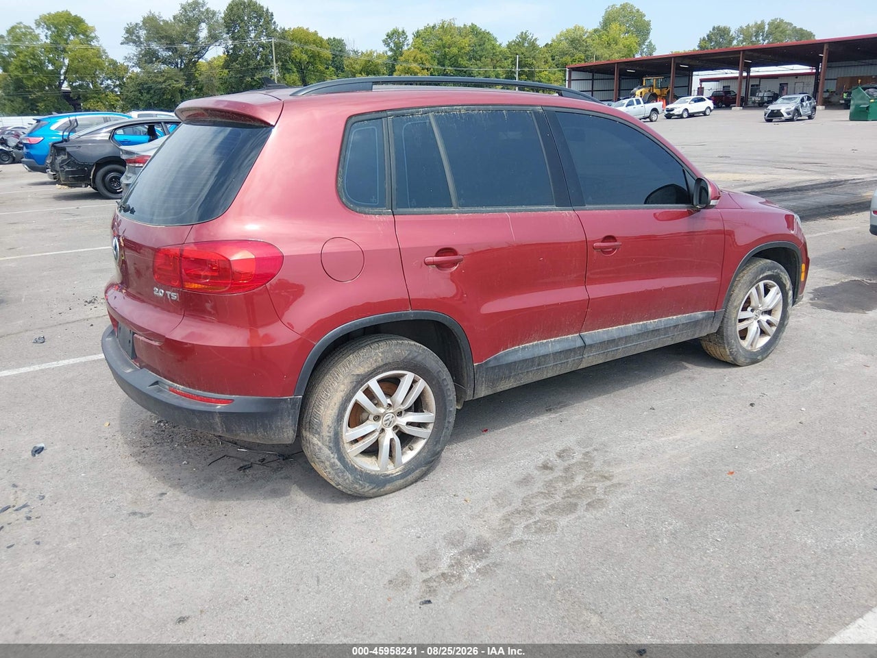 2015 VOLKSWAGEN TIGUAN S · 4/11