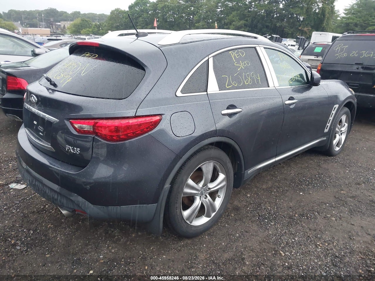 2009 INFINITI FX35 · 4/10